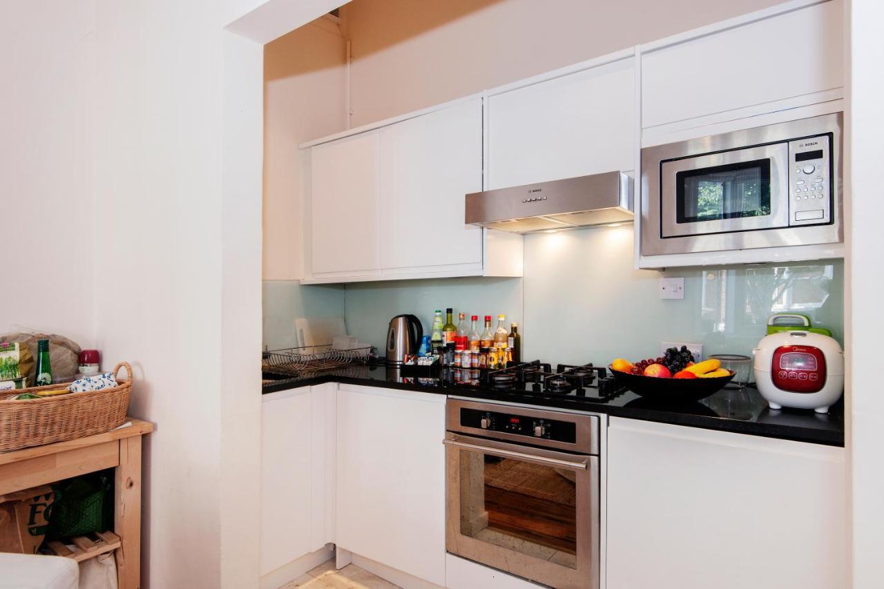 Bright Gratton Road Apartment Лондон Экстерьер фото