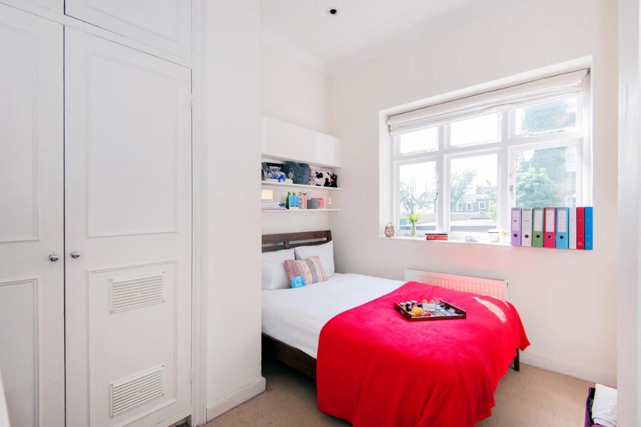 Bright Gratton Road Apartment Лондон Экстерьер фото